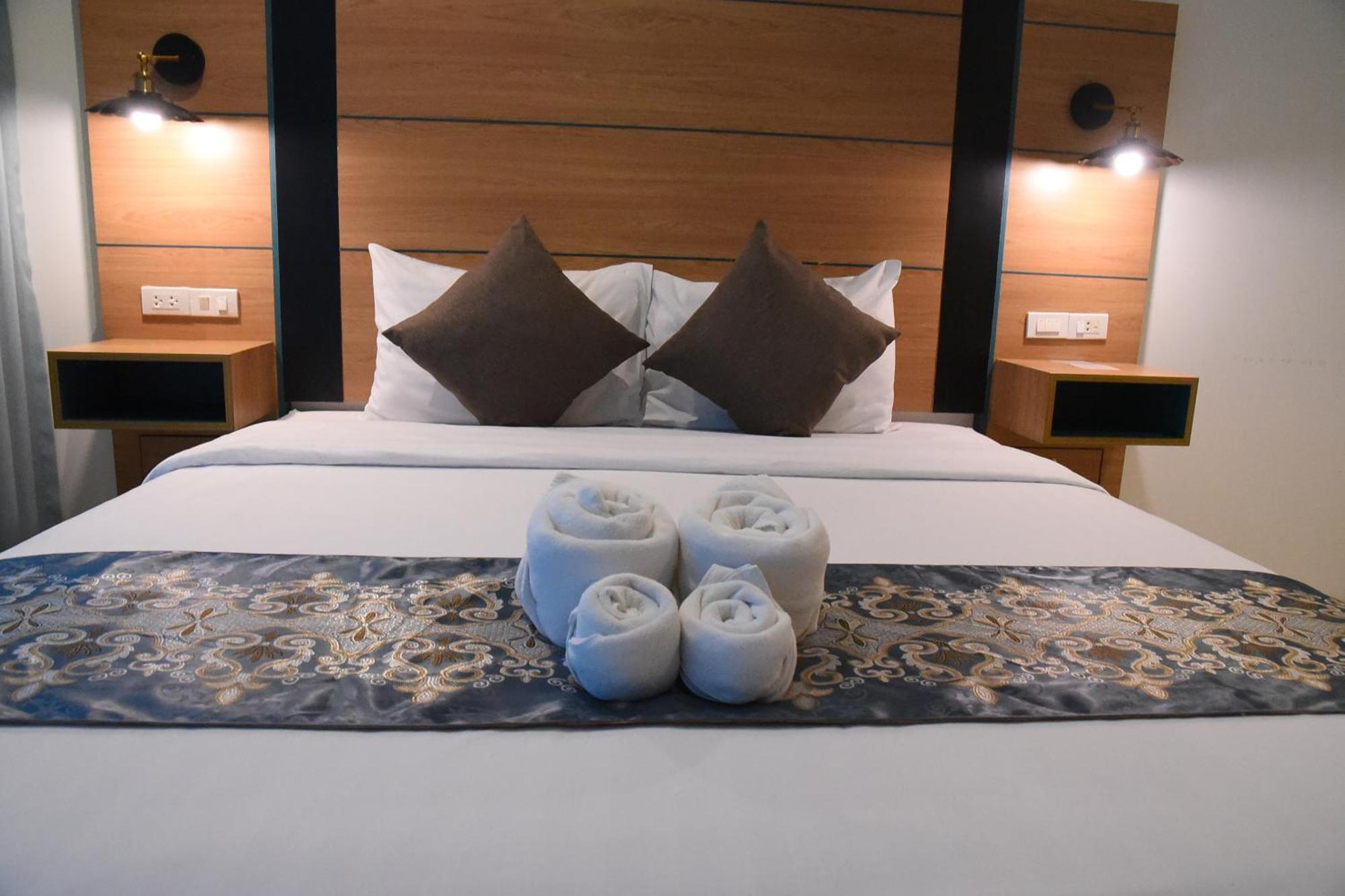 The Base Inn Pattaya ภายนอก รูปภาพ