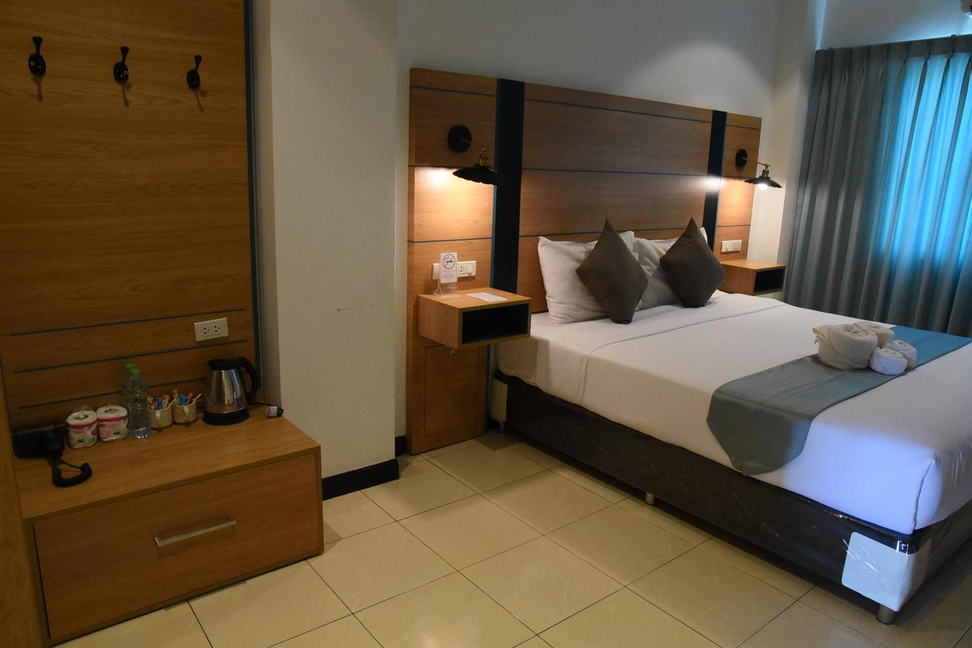 The Base Inn Pattaya ภายนอก รูปภาพ