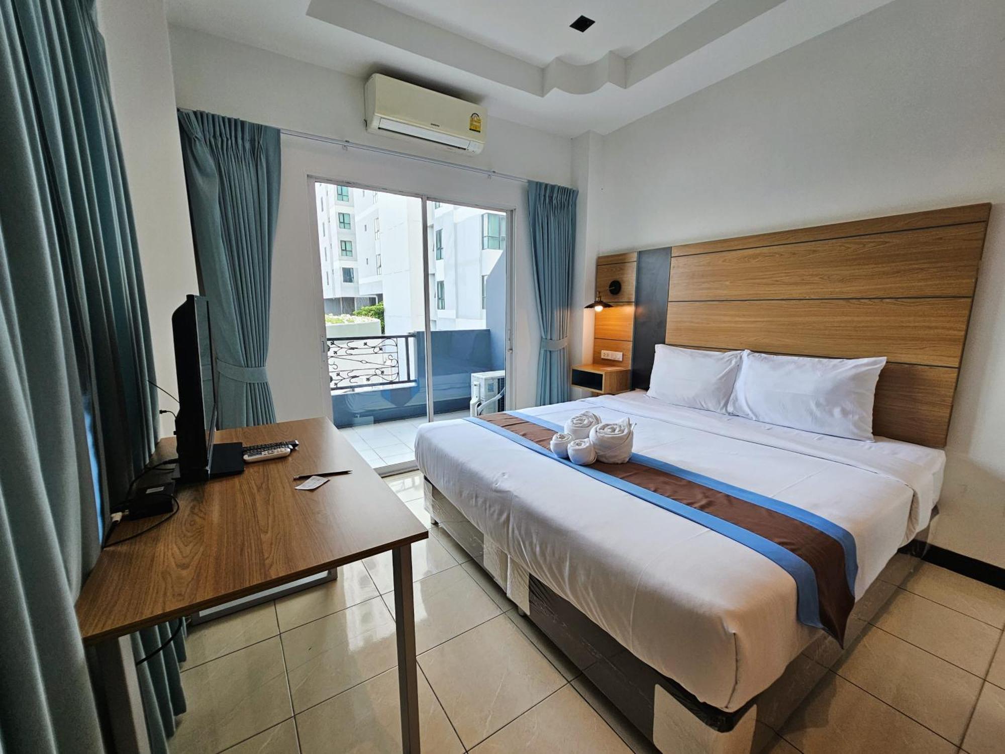 The Base Inn Pattaya ภายนอก รูปภาพ