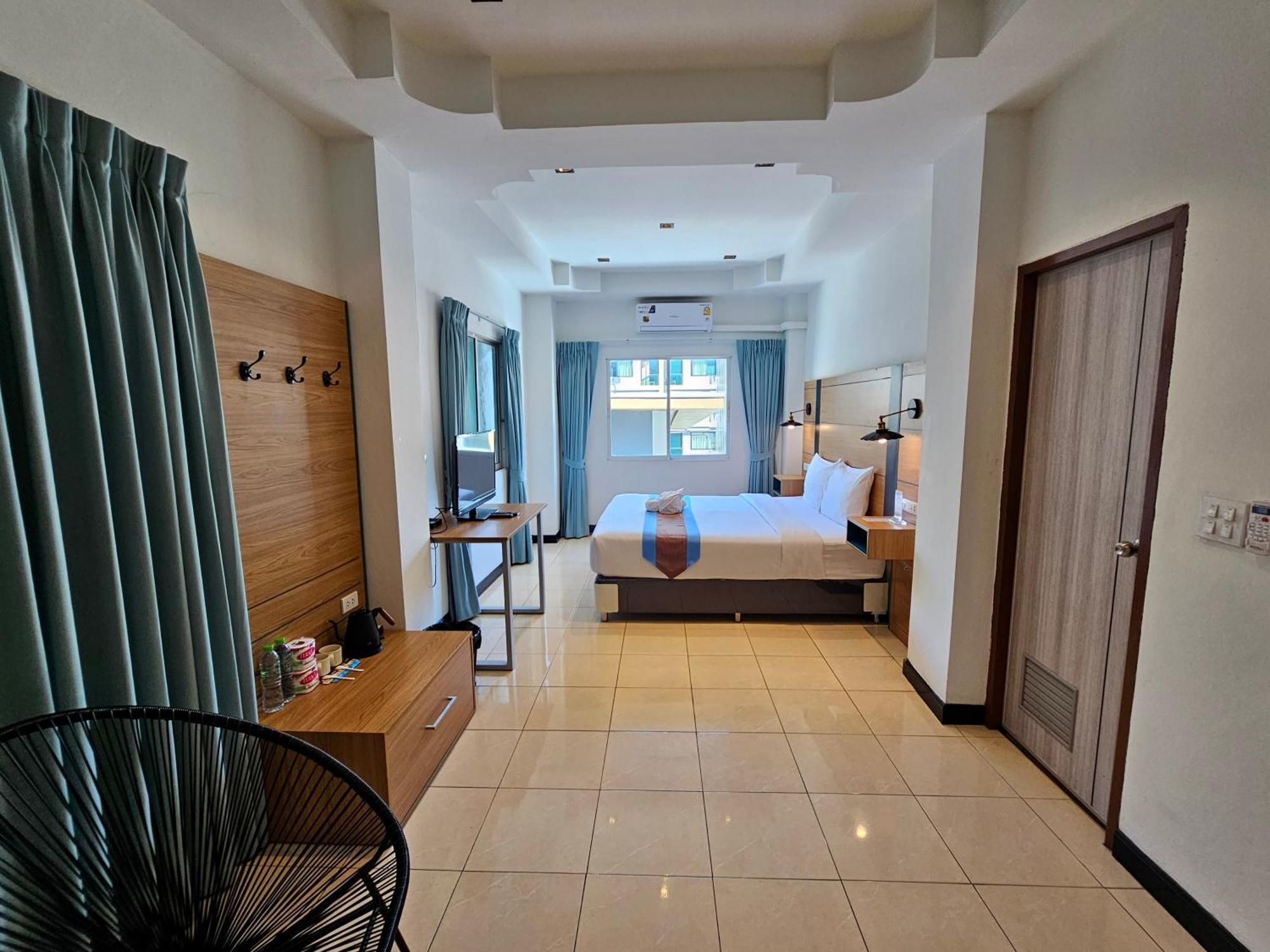 The Base Inn Pattaya ภายนอก รูปภาพ