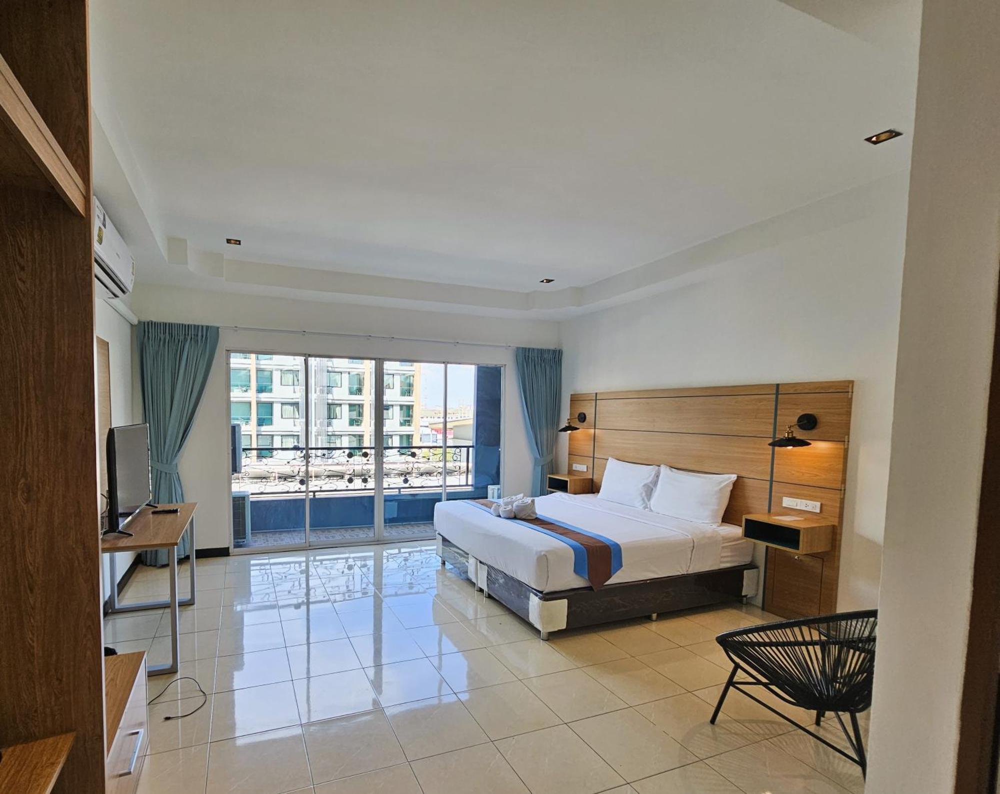 The Base Inn Pattaya ภายนอก รูปภาพ