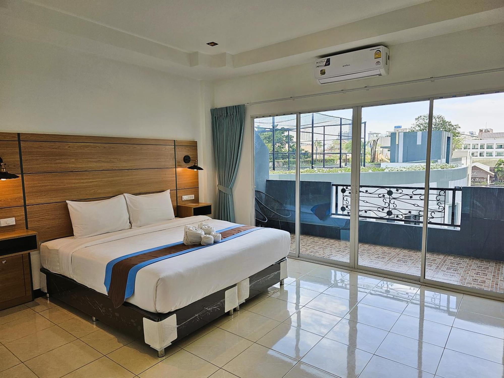 The Base Inn Pattaya ภายนอก รูปภาพ
