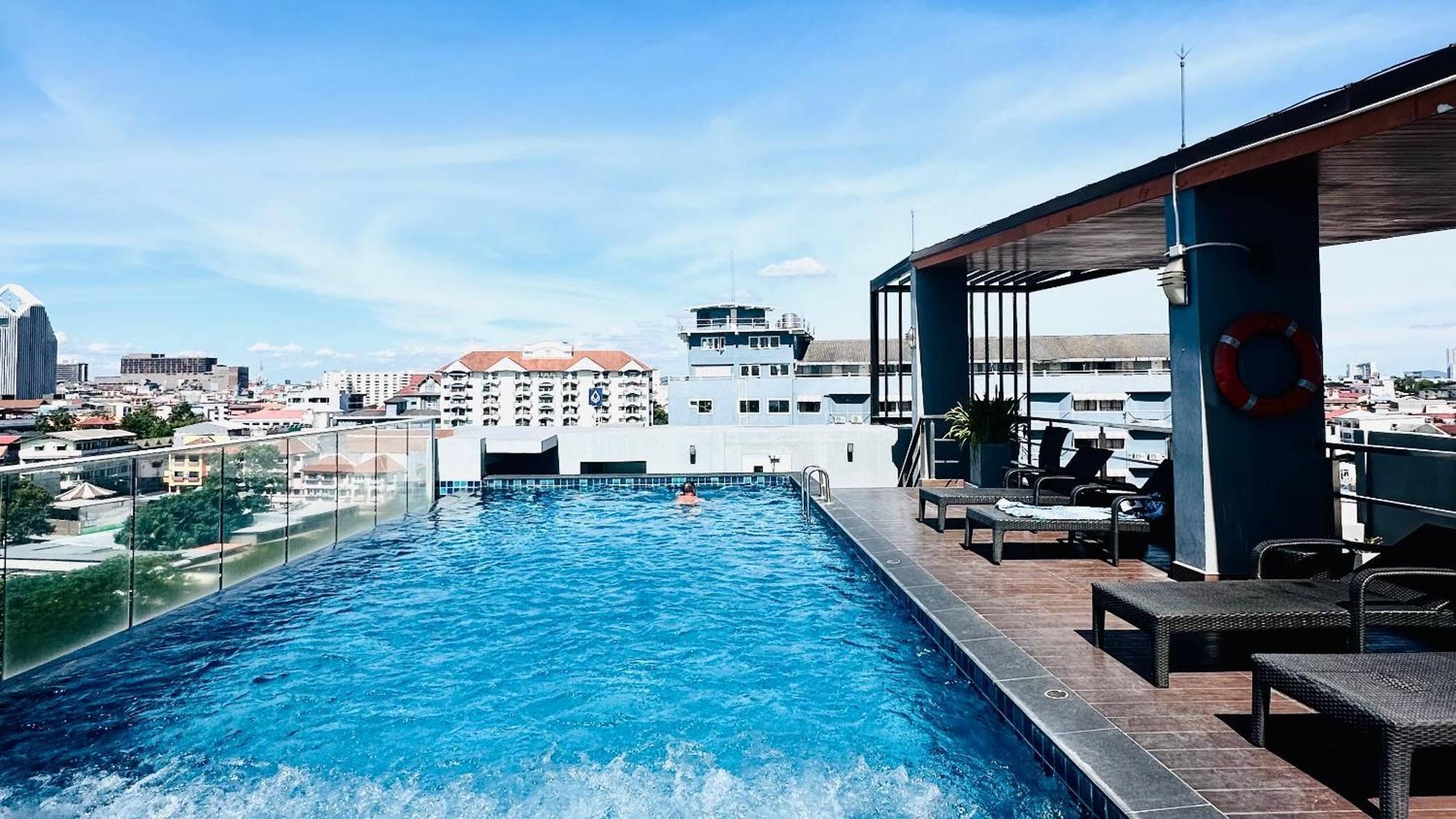 The Base Inn Pattaya ภายนอก รูปภาพ